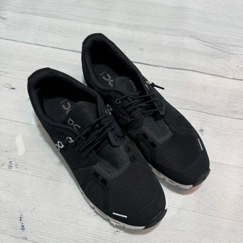 ON cloud 5 womens black shoes size 8